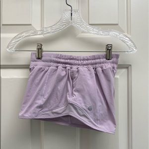 🌟Lululemon Hotty Hot Shorts 2.5 - Size 2 🌟